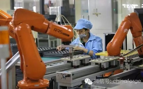 在机器人热潮中被忘记的“育人”