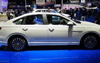 央广网曝光车主投诉上汽大众朗逸减配！