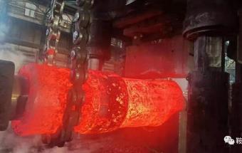 超长筒体类锻件——舵轴套筒成功锻制！