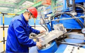 定制版镍基合金锻棒产品顺利下线！