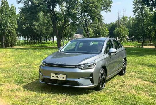 瞄准纯电家轿市场，新EU5 PLUS有哪些看点