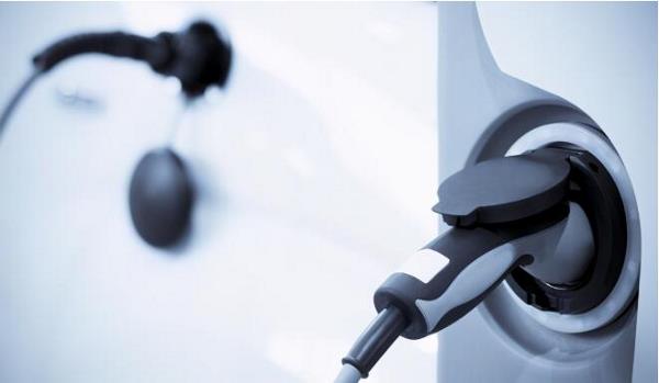 新华社揭新能源车发展隐忧：纸上造车、虚火过旺