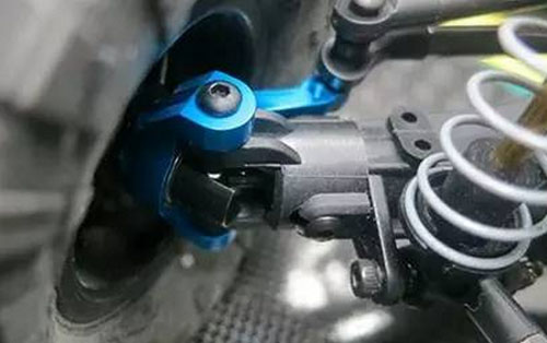 国内首件商用车带臂转向节在三环锻造公司调试成功