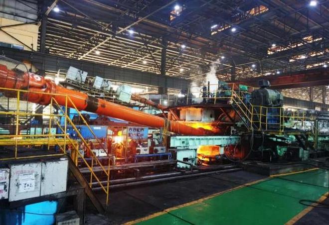 建龙273无缝钢管双倍尺改造一次试轧成功！