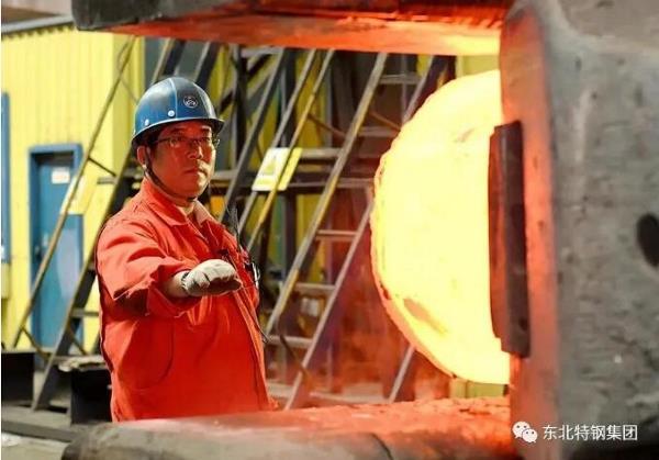 向您致敬，高温下坚守的锻压人！