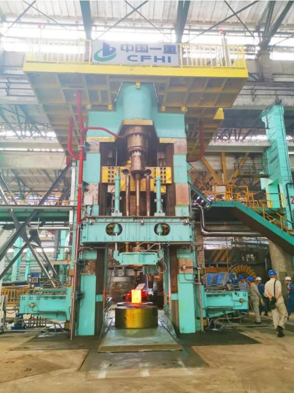 50MN多工位油压机试车成功！